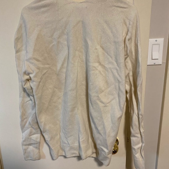 Uniqlo V neck White beige cardigan soft wool - Picture 2 of 3